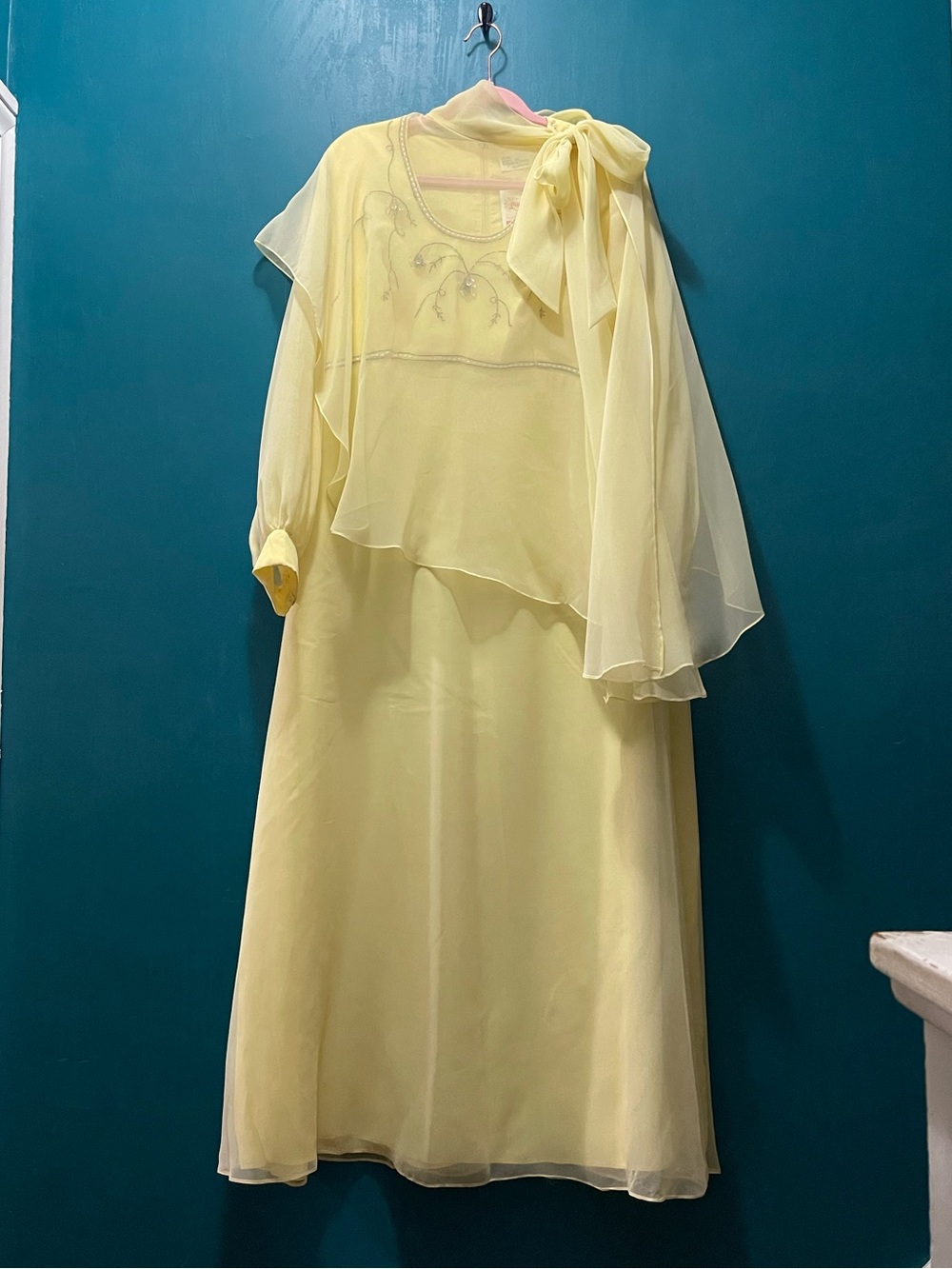 1960’s Vintage ELGIN Chandelier Beaded Hostess Dress With Cape